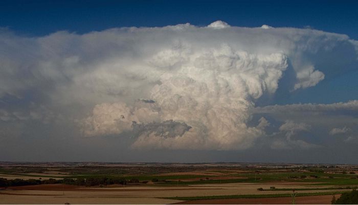  De olho no céu: Simepar explica os tipos de nuvens que apresentam riscos de tempestades 